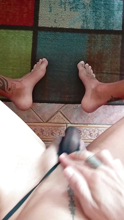 Bermain di sofa