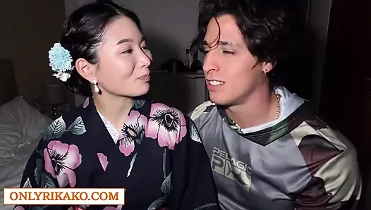 Gattouz0 beni boğduktan ve minik Japon amımı parmakladıktan sonra beni birçok kez fışkırtıyor - rikako katayama
