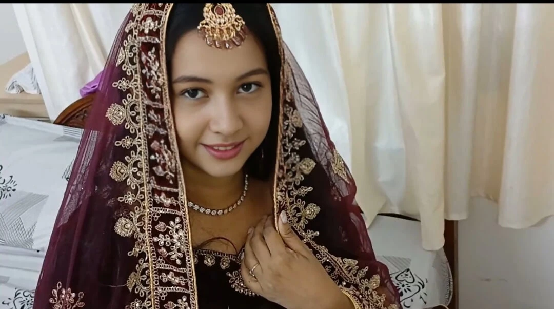 زوجان ديسي متزوجان حديثا يمارسان الجنس في الليلة الأولى