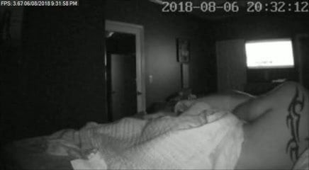 Cuckold bull action caught on unsecured cam 3