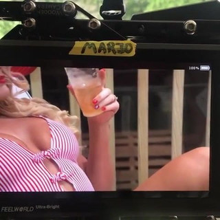 WWE - Lacey Evans genietend van een drankje