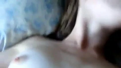 Abre ampliamente sus piernas