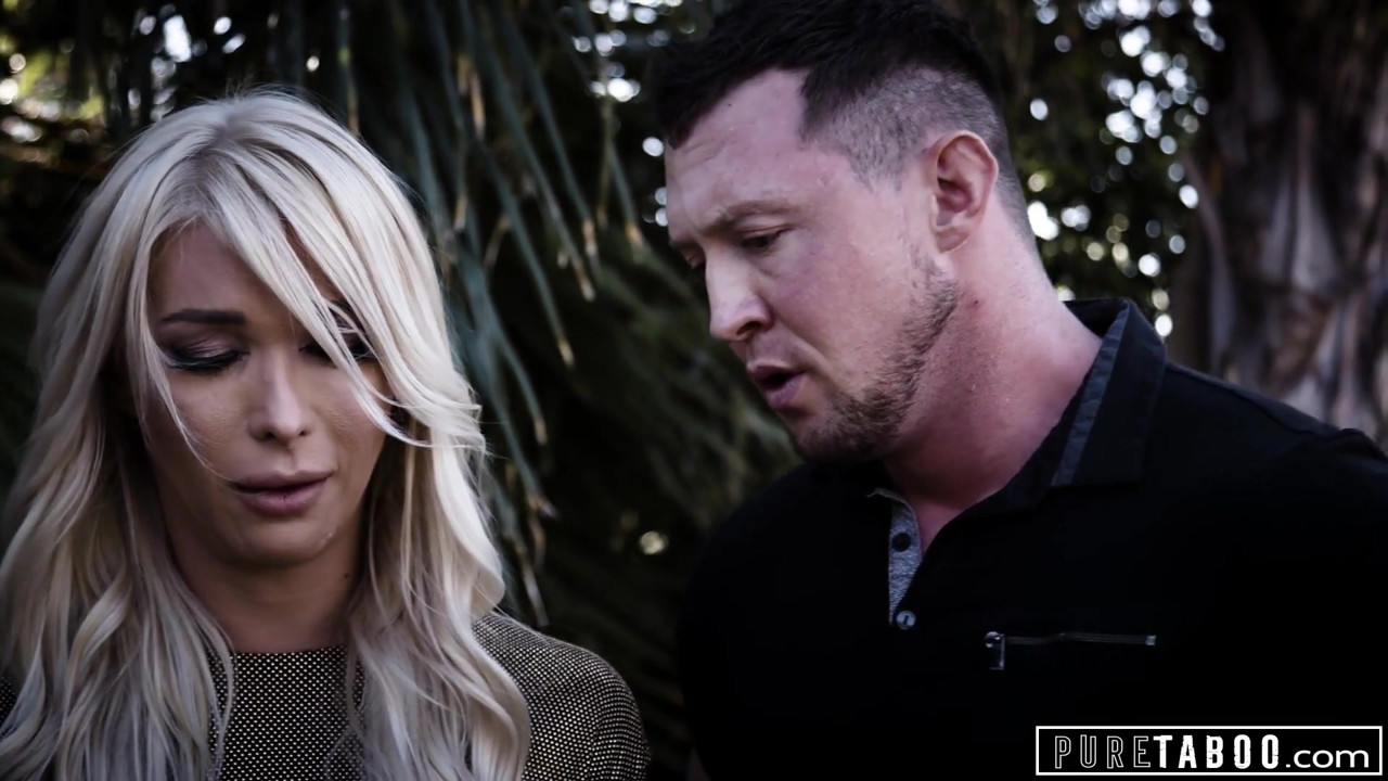 純粋なタブー、セクシートランスガールが悲しみの男をやる