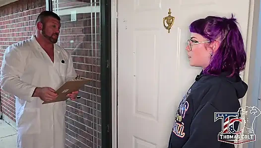 Пожилой мужчина спаривается с молодой восторженной девушкой ради науки!