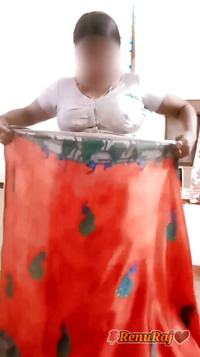 Desi Indian Tamil BBW Wife Latha Nude Body Show Big Boobs Ass Hairy Pussy Saree Tease
