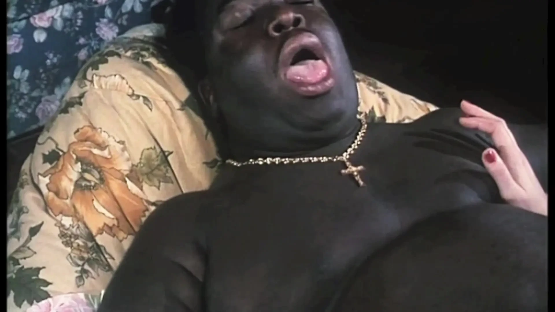 与安吉丽卡·贝拉的大狂欢