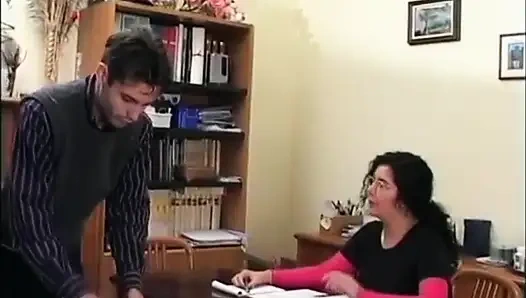 Kontol besarku di ibu tiriku