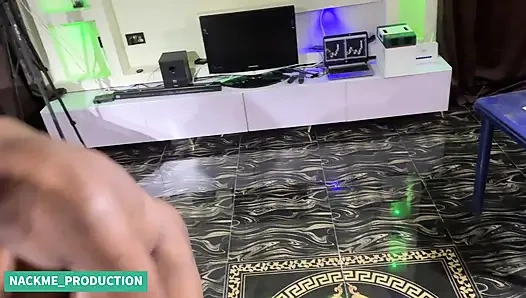 Reife Queen_vusi mit dickem hintern wird von einem neuen fan gut