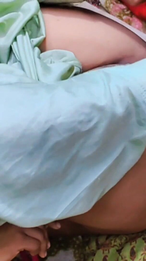 Desi village girl tight pussy first time xxx video, desi hot beautiful Girlfriend sex in hindi video | Clip 1
