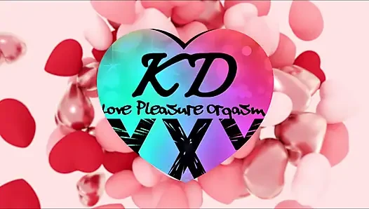 Kelly ve Dominik lezbiyen pornosu izlerken birlikte mastürbasyon yapıyor.