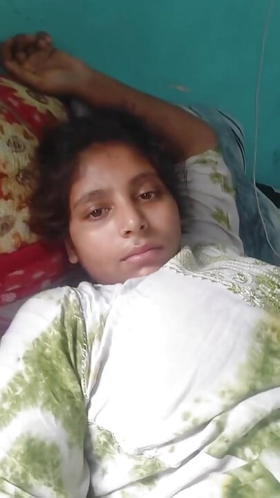 Muh Me Gira Diye sau Mai Chat Gayi