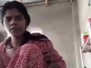 カメラの上のdesi bhabhiライブビデオ。カメラの前でオナニー。