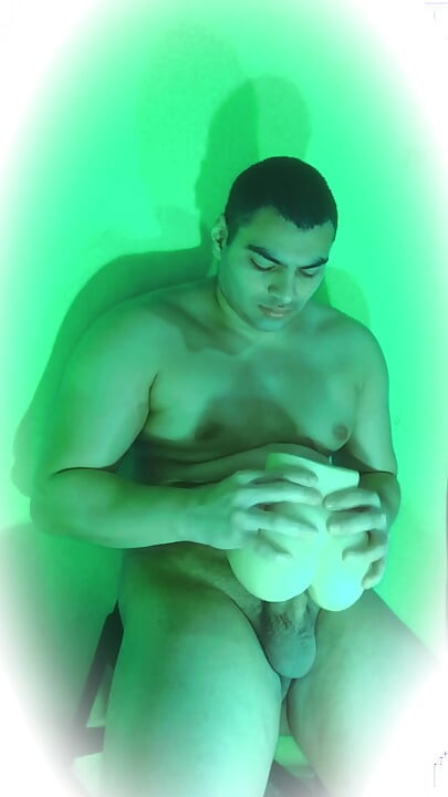 Green - Masturbation - Cristopher Rebellato - Big Penis - Vertical Video - Muscular
