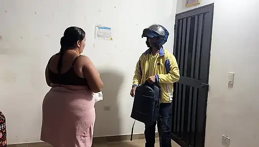 THE PIZZA DELIVERY MAN IS CAUGHT IN THE FORM OF PAYMENT ! WHAT NAUGHTY