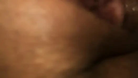 Ngentot memek sempit basah sambil dudukin kontol tengah malam