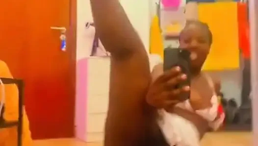 Yakında Bu Yakışıklı Yeni Videolar