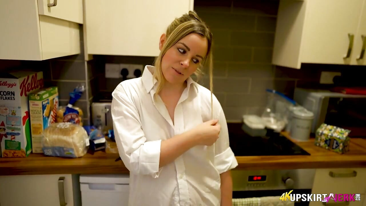 Anna Belle - Top Shelf Totty