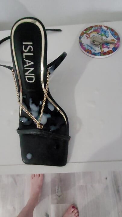 Cum on heels
