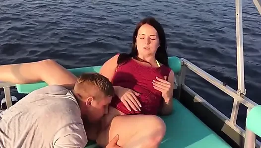 Omg! Трах на улице посреди озера! и все видят это!