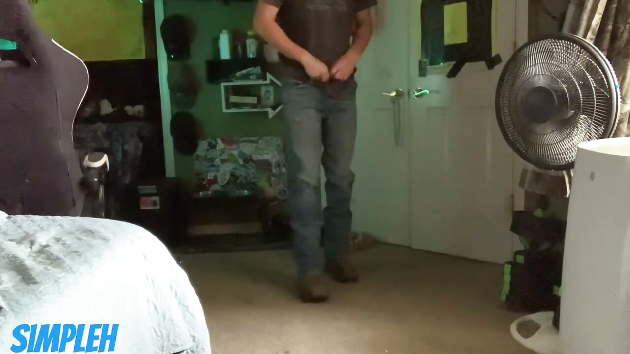 Boyfriend Comes Home From Work Horny
