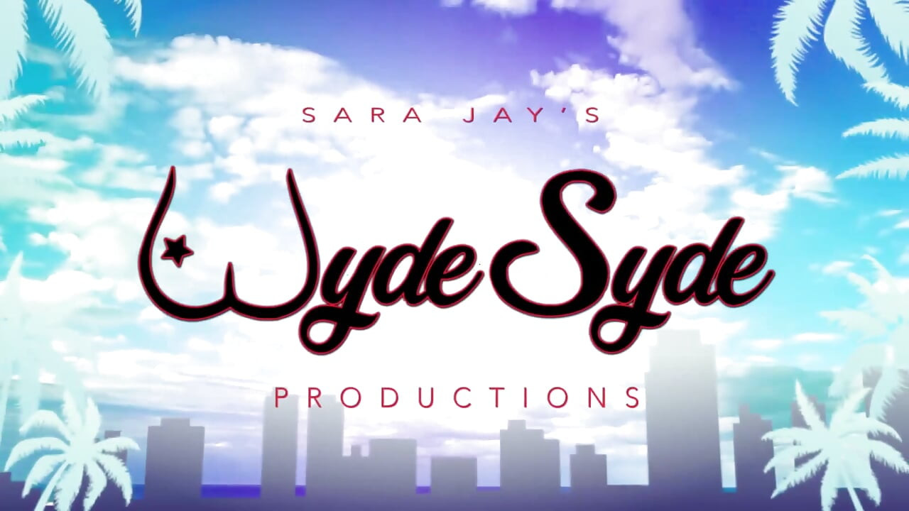 Manicurzysta Keni Styles spędza czas z cycatą mamuśką Sarą Jay