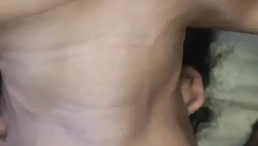 Kencing dan susu lurus ke dalam tenggorokan dengan tontotan 06/14/24
