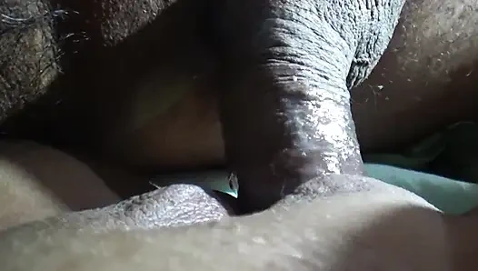 Kız kardeşimle evde oynuyorum