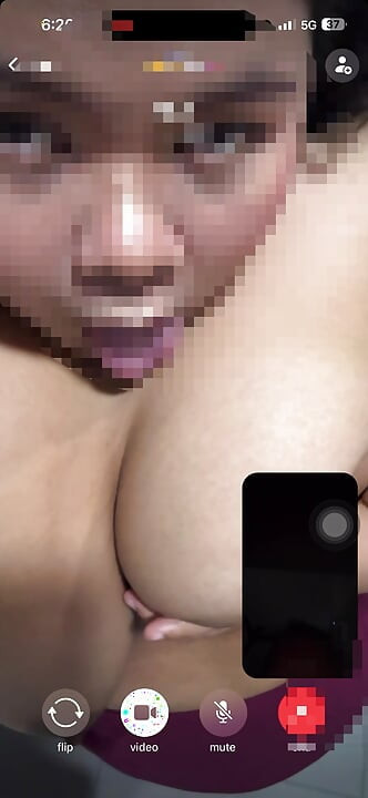 Videoopkald til min sugar daddy for at bede om min lommepenge