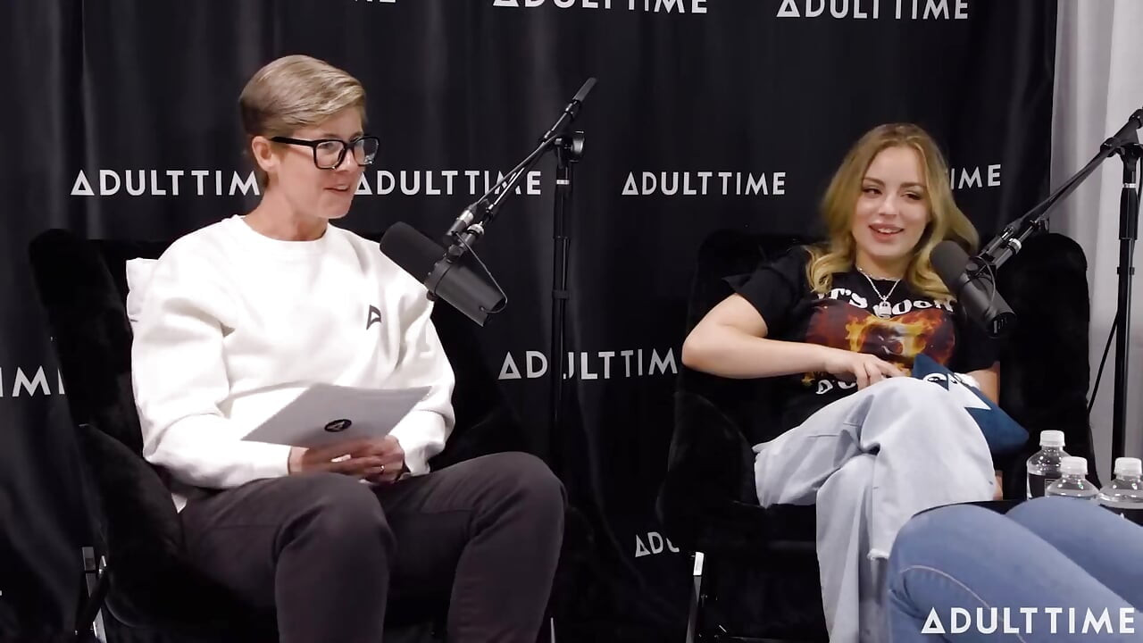 Gizelle Blanco e Anna Claire nuvens feromônios, tesoura e arbusto | o podcast Adult Time