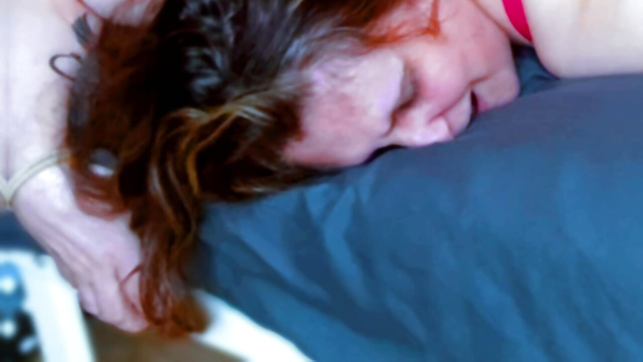 Married Wife fucks BBC doggy style no condom inside the house