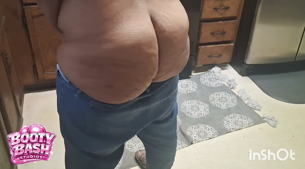 JAMAL ANAL KING FILMA A LA REINA ANAL DIARIAMENTE PARA VER SU JUGOSO CULO