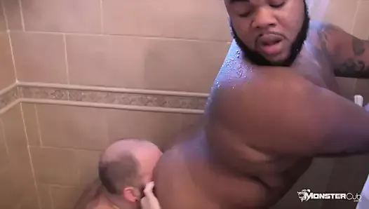 Black Chub Fucked in the Shower