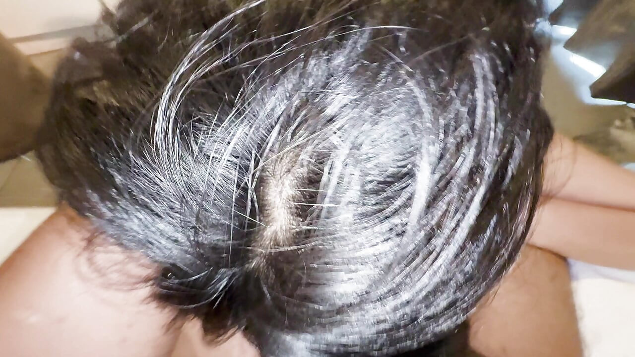 Divorce bhabhi ko chocolate gift karke unke Sath suhag Raat manai