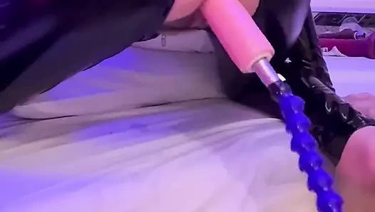 Alice lima Wird mit sexmaschine gefickt