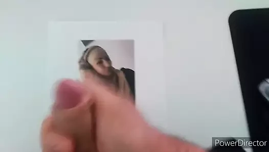 Cum tribute chienne beurette