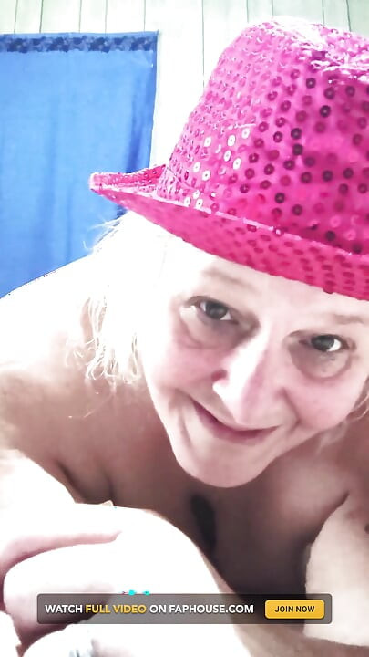 Sliding on That Cock Cumming on Top