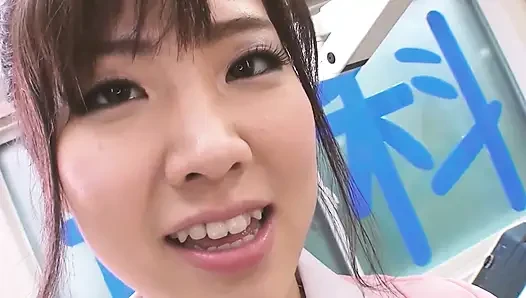 Asyalı amcıklar sahne 2_sexy tıraşlı amcıklı Japon kadın hastasını dölleme içine boşalana kadar sikiyor