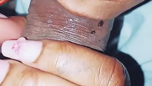 Schlampiger schwanz wird entfesselt