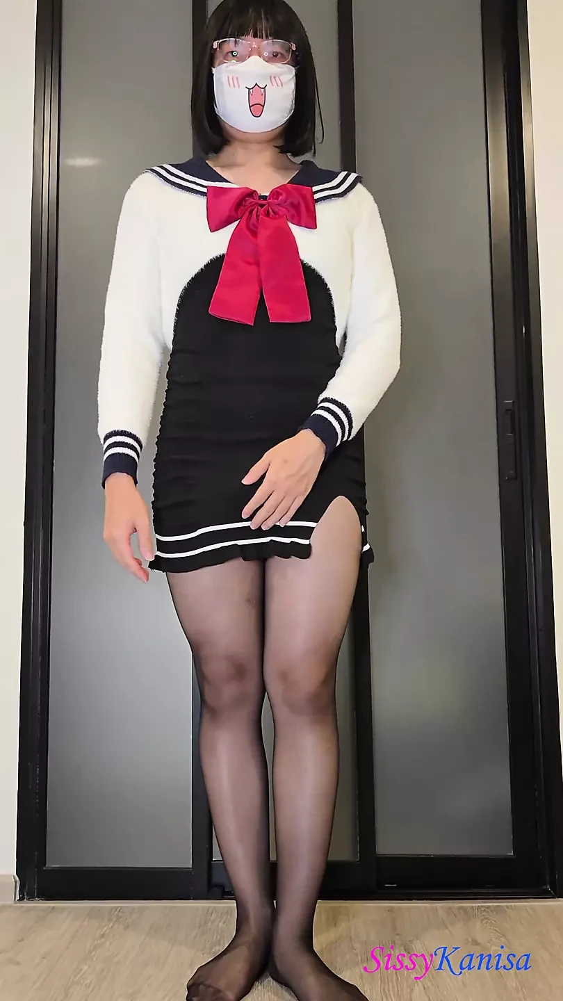 Sissy kanisa mặc chiếc váy lông dễ thương