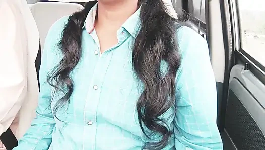 Üvey baba ve üvey kızı arabada seks Telugu edepsizce konuşuyor