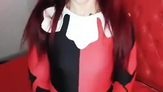 Shyyfxx Harley Quinn doğum gününü kutluyor ve jokeri komşusunun 31 talimatı rol oyununa gönderiyor