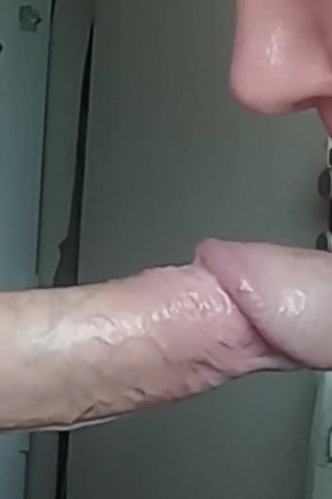 Djup avsugning närbild och en munfull sperma