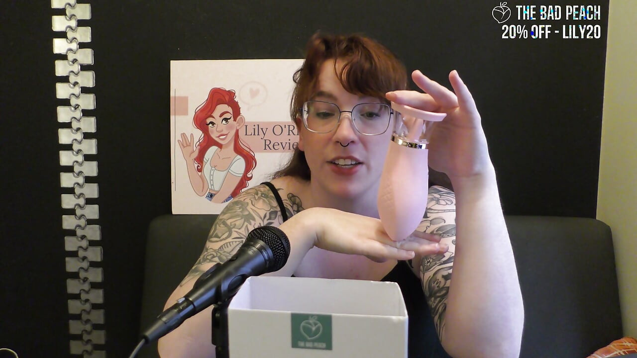 NSFW Review of the Honey Pistil Licking Vibrator From the Bad Peach
