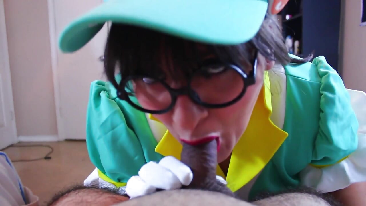 Honeydew Mei Serves a Customer