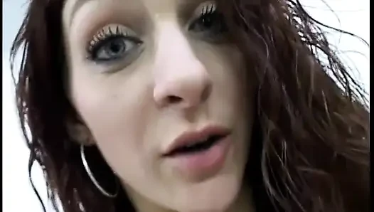 Azgın hatun sert bir direğin ıslak amına girmesini seviyor