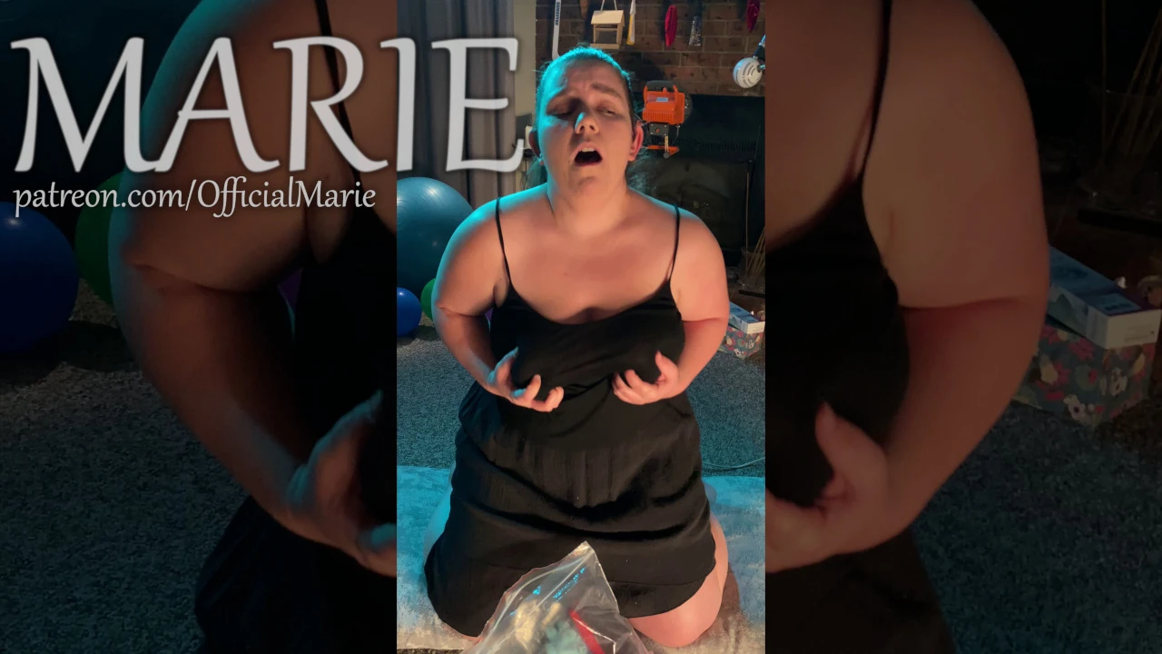 Dua orgasme – menunggang bantal tanpa bra dan pinggir