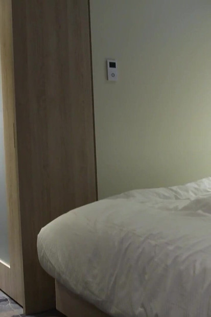 Cleaning Lady Comes to the Hotel Room and Cleans the Guest's Cock