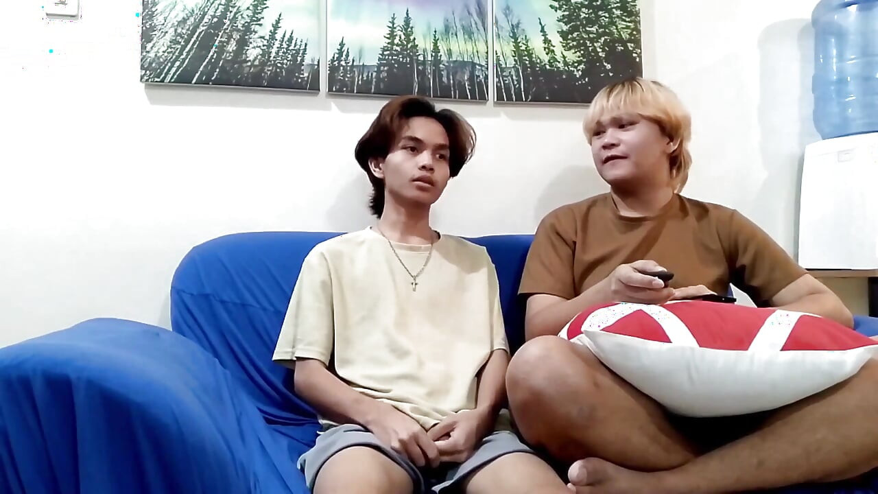 Filipino virgin Twink Hookup Turns Into Wet Shower Blowjob full video on fabhouse