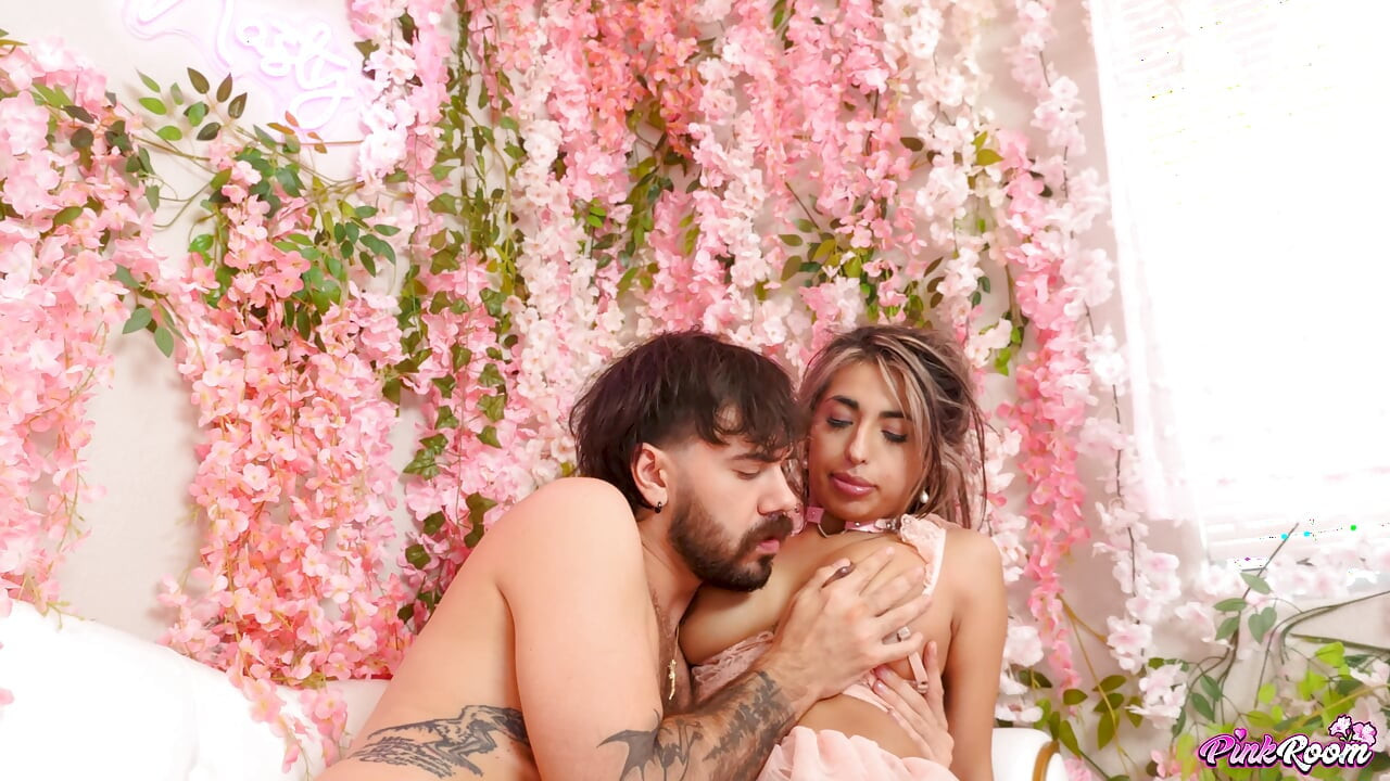 Pink Room Ep.29: Lactating Slut Luna Columbiana Gets Wrecked