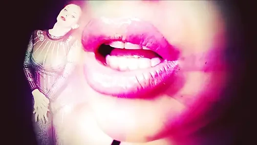 İhtiyacınız olan tek şey büyüleyici dudaklarım!